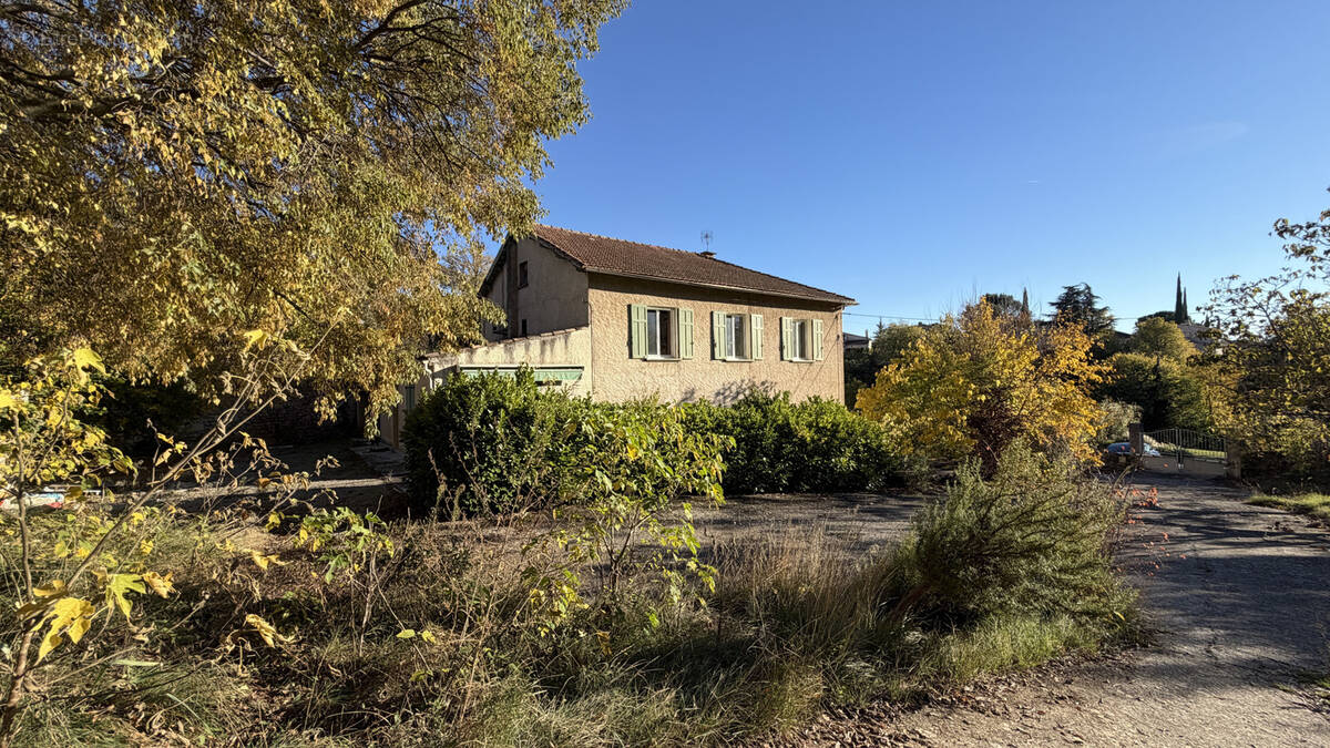 Maison à GREOUX-LES-BAINS
