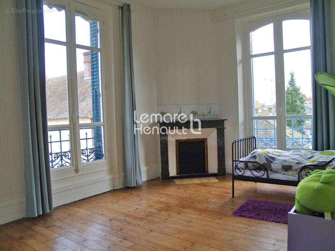 Très belle maison bourgeoise sur 600 m² de terrain clos-planté - photo 11