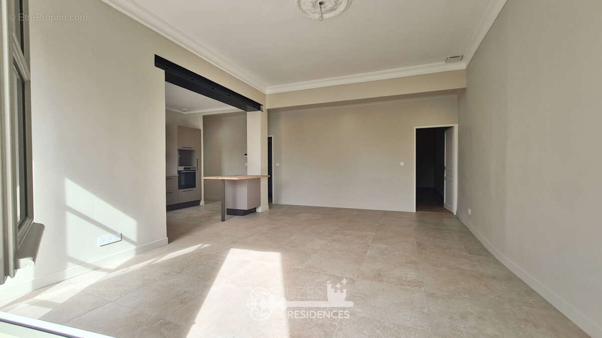 Appartement rénové de 90 m2 avec terrasse et 2 suites au cœur d'Uzès - photo 9