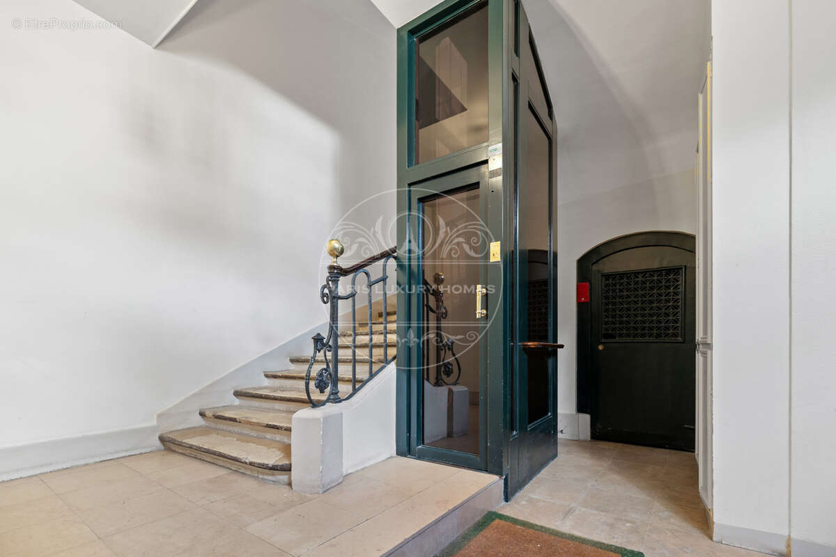 Superbe pied à terre à Paris 1er ! - photo 17