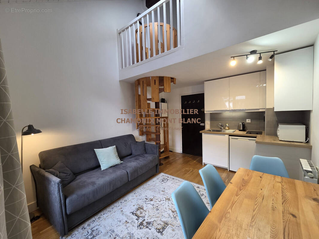 Salon /Vente appartement Chamonix - Appartement à CHAMONIX-MONT-BLANC