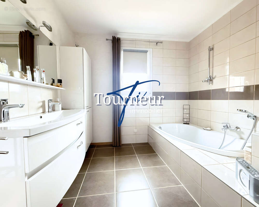 Maison à SIX-FOURS-LES-PLAGES