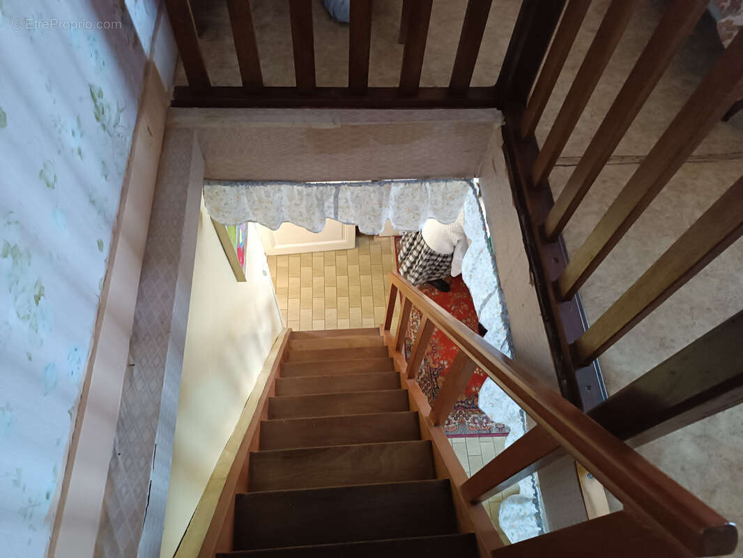 Maison à LA GUERCHE-SUR-L'AUBOIS