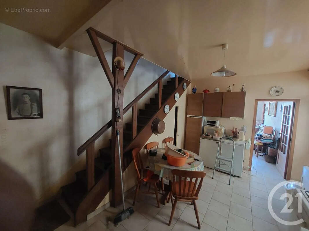 Maison à CHATEL-CENSOIR