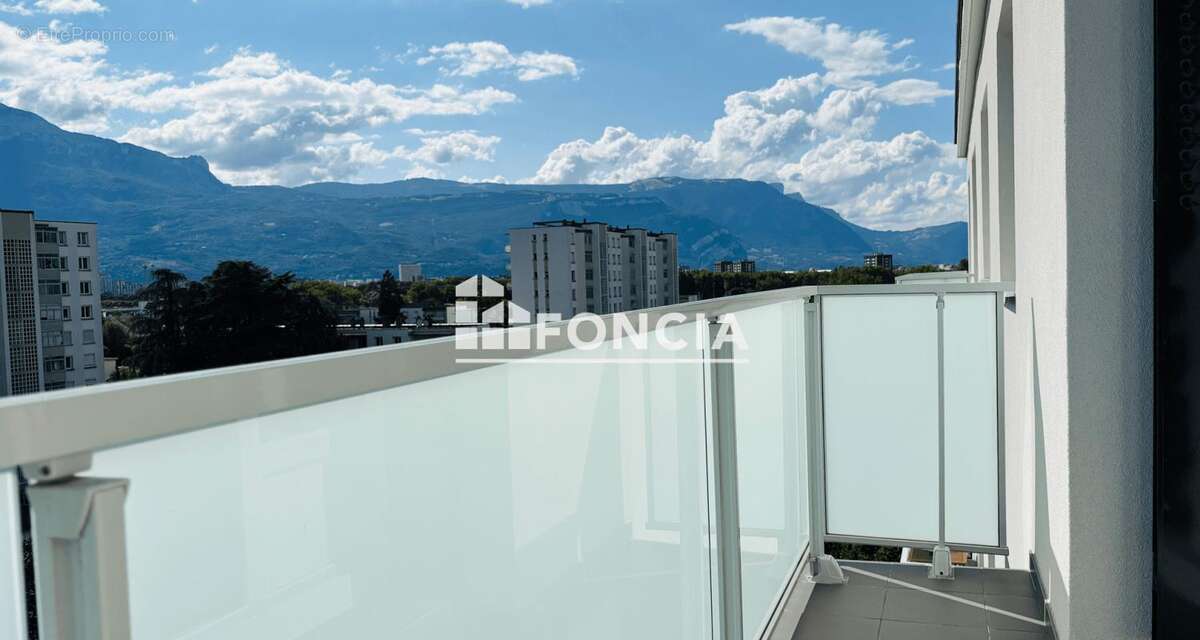 Appartement à SAINT-MARTIN-D'HERES