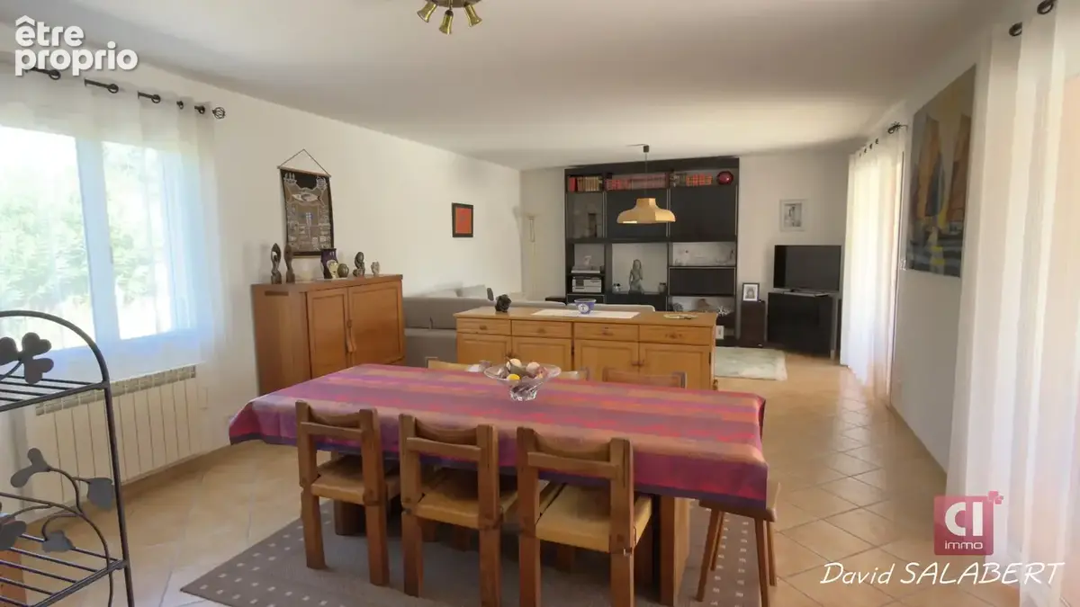 Garéoult -Villa à vendre de plain-pied avec piscine, studio et double garage - photo 6