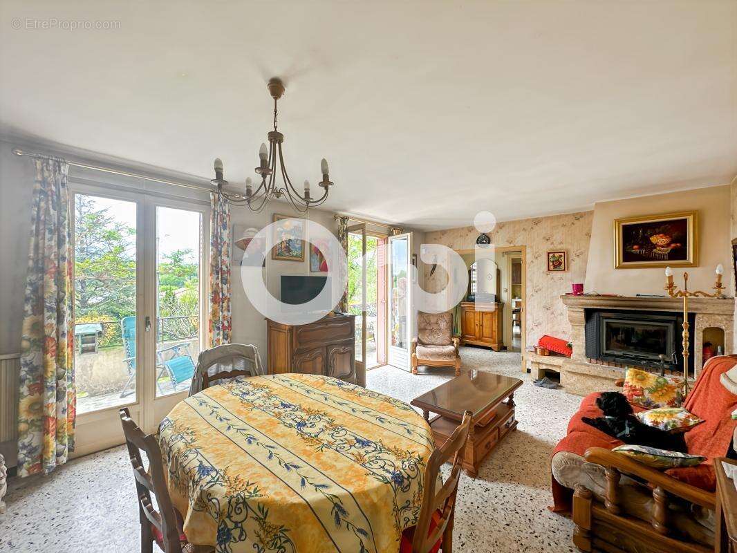 Maison à RUOMS