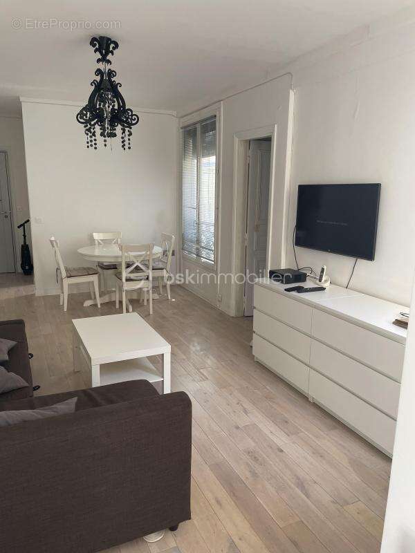 Appartement à PARIS-8E