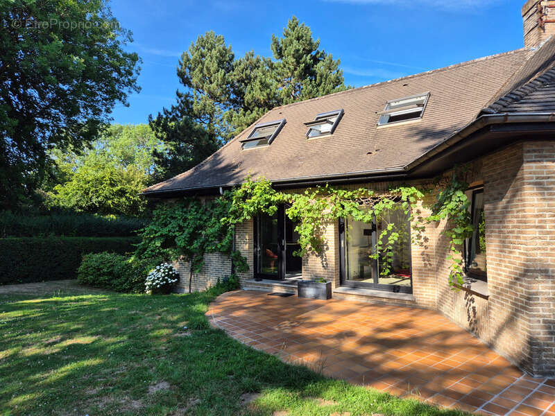 Maison individuelle 5 chambres offrant 206m2 hab sur parcelle de 2627m2 - photo 24