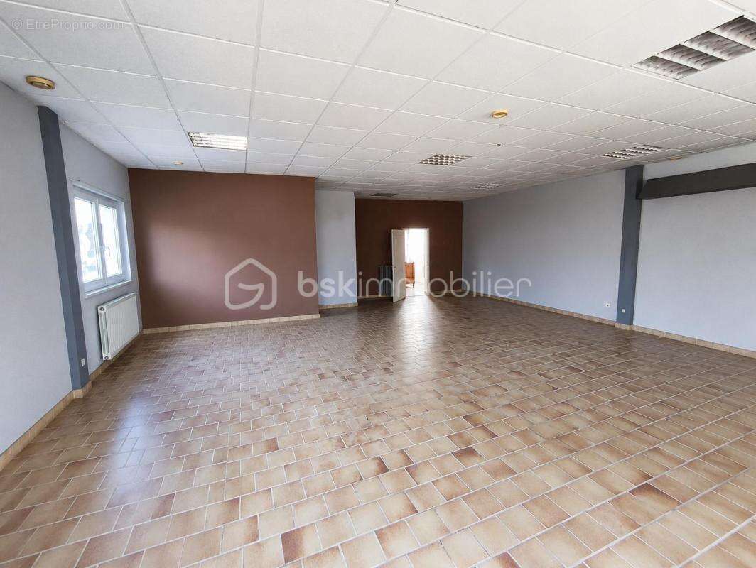 Local commercial de 170 m² avec fort potentiel sur terrain de 2 600 m² - photo 4