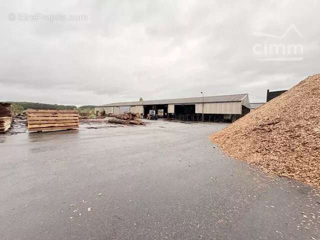 Commerce à BEAUMONT-VILLAGE