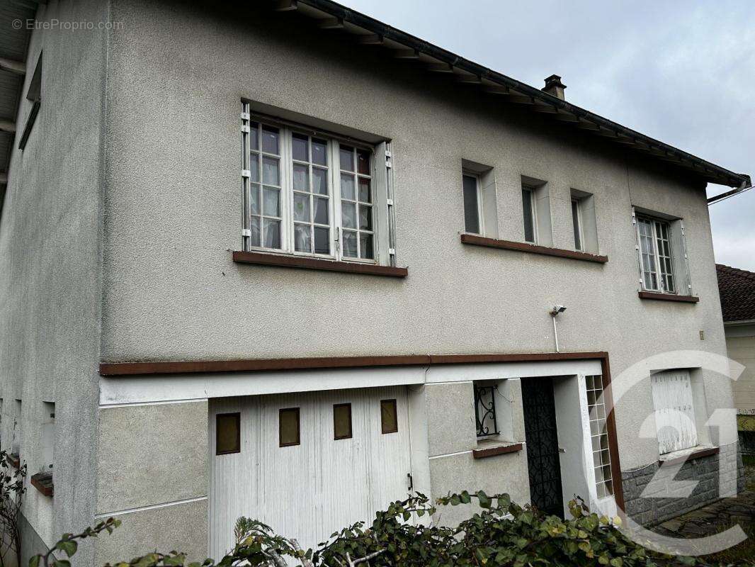 Maison à SAINT-JUNIEN