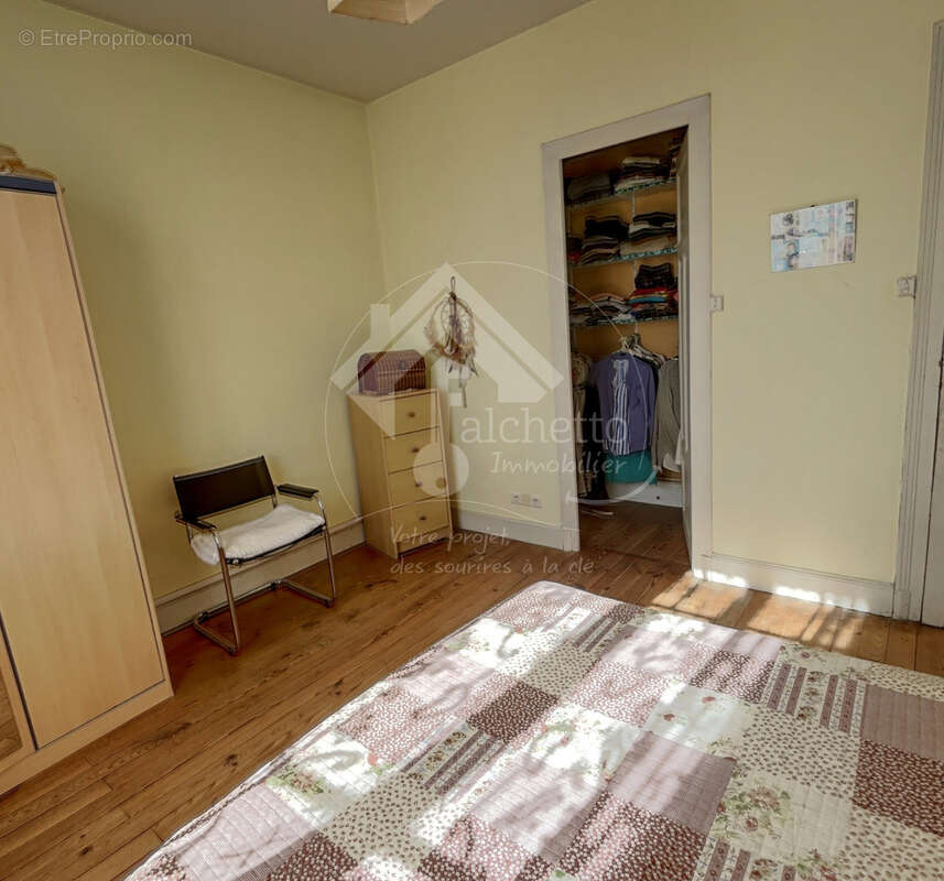 Maison à PUY-GUILLAUME