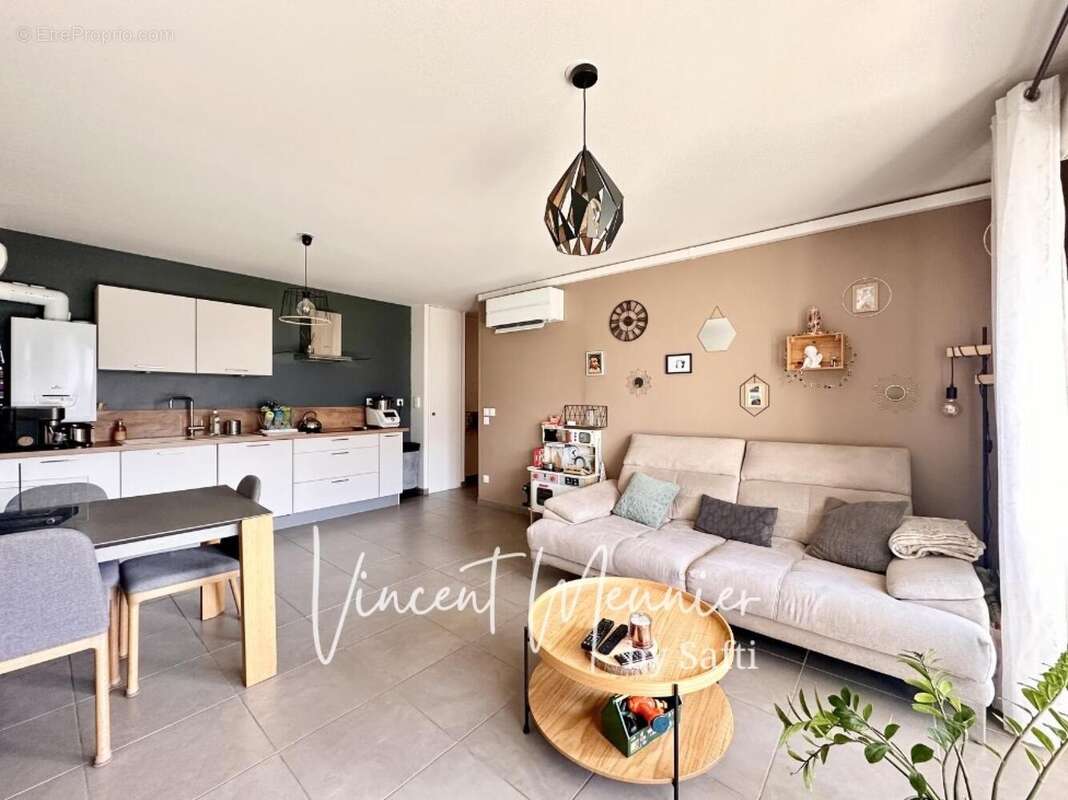 Photo 2 - Appartement à SAINT-MAURICE-DE-BEYNOST