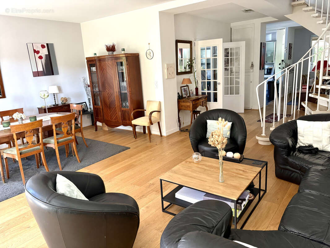 Appartement à SAINT-NOM-LA-BRETECHE