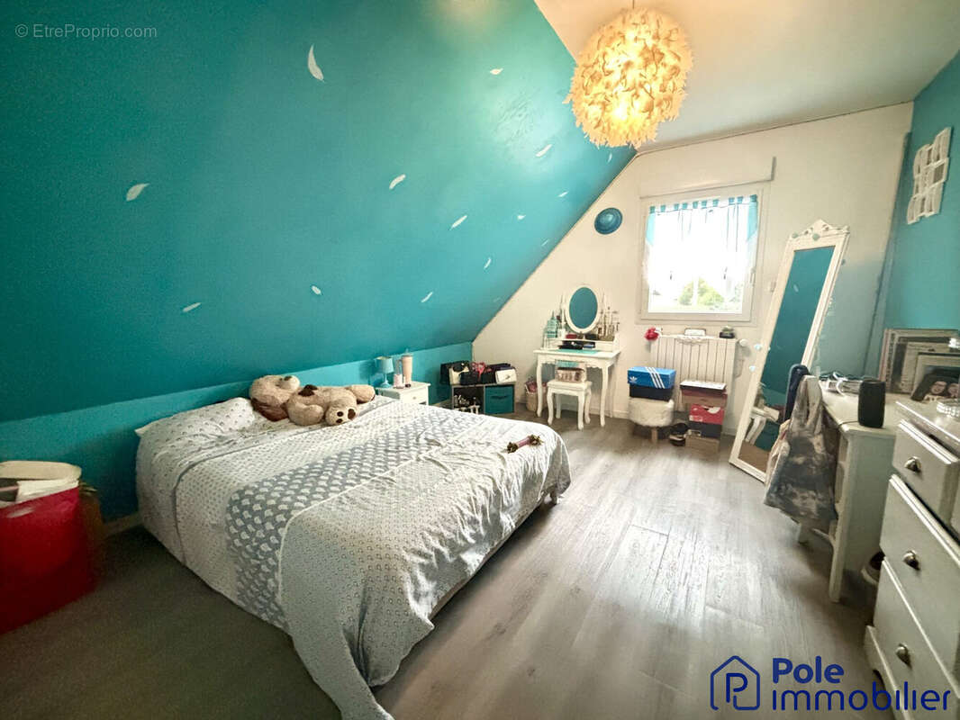 ARGENCES- MAISON FAMILIALE CHAMBRE  - Maison à ARGENCES