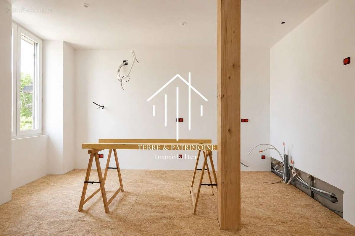 Appartement à VALLON-PONT-D'ARC