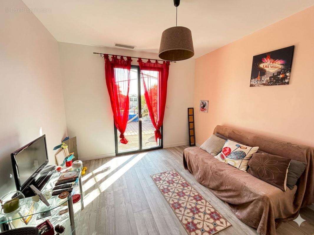 LA SALVETAT-SAINT-GILLES  Villa contemporaine de 165 m² avec piscine, studio indépendant et suite parentale en rez-de-chaussée - photo 11