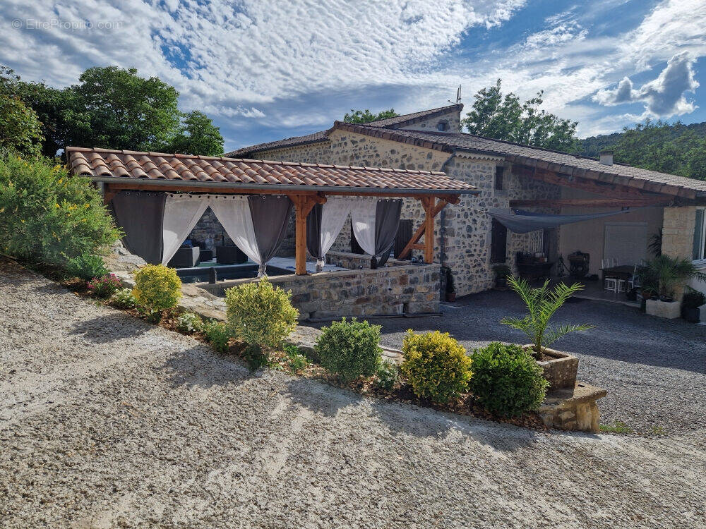 Maison à SAINT-PAUL-LE-JEUNE