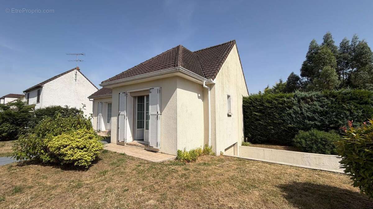 Maison à MEREVILLE