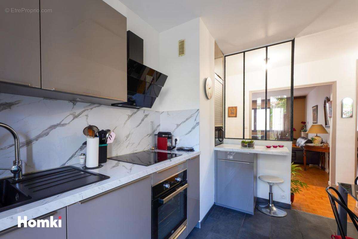 Appartement à MARSEILLE-5E