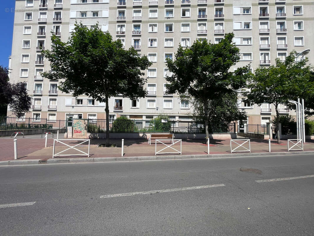 Vente Local Montrouge - photo 3