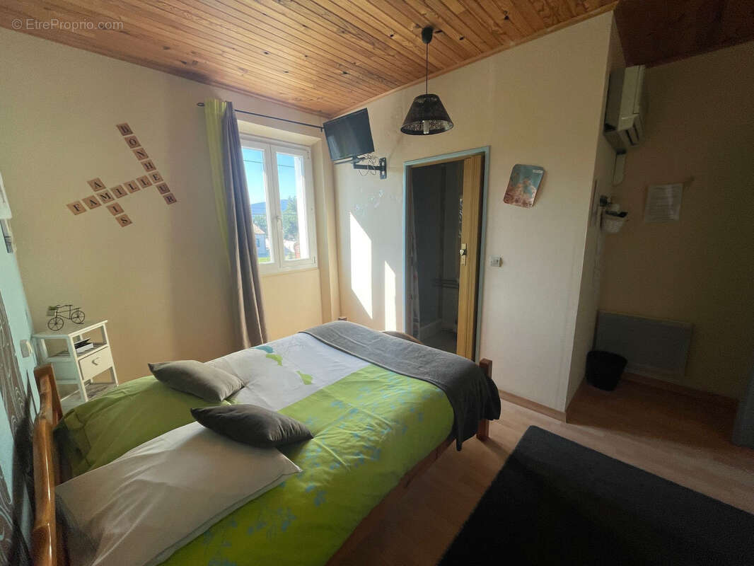 Commerce à MARSEILLETTE