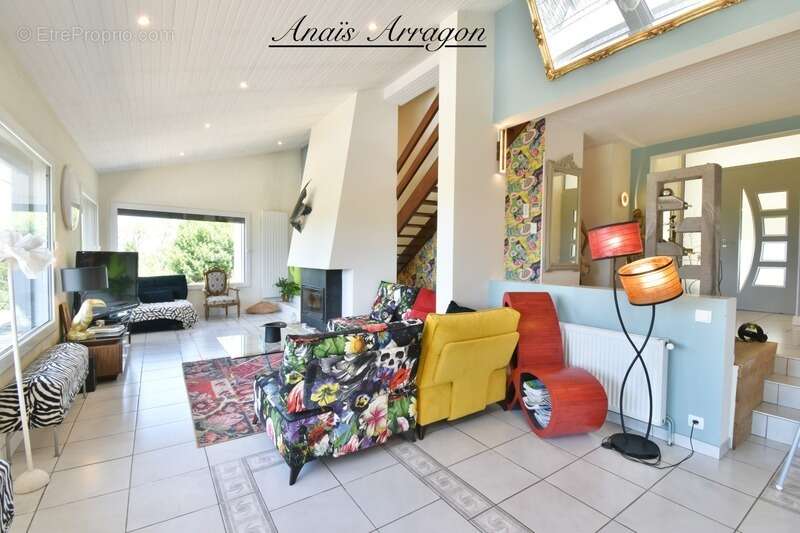 Architecture, nature et panorama : la villa rare que vous attendiez à Pujols - PUJOLS (47) - photo 8