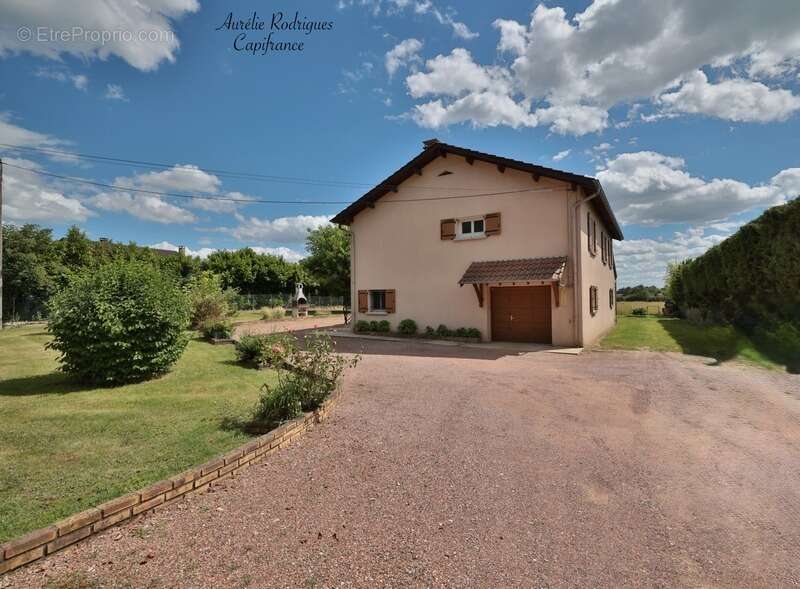 Maison à REPLONGES