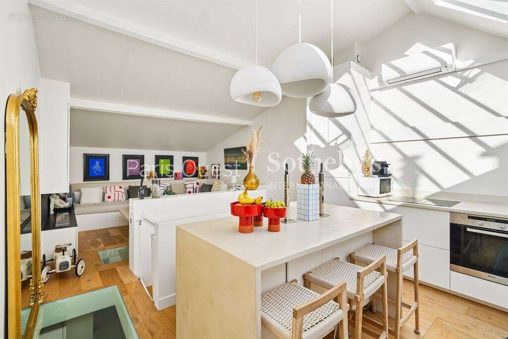 Appartement à PARIS-17E
