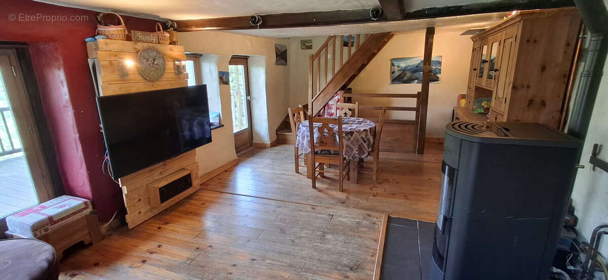 Maison à QUEIGE