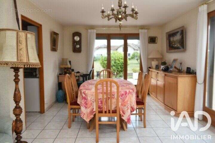 Maison 165 m² à Le Monestier-Du-Percy  - photo 6