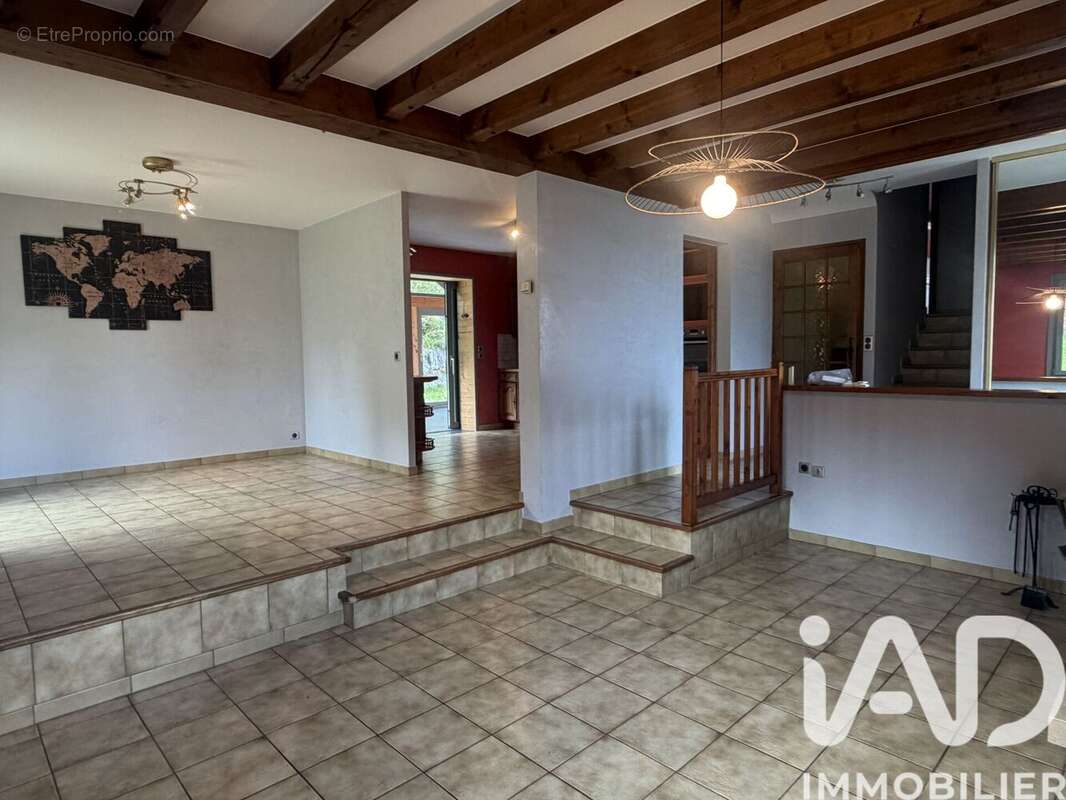 Maison 155 m² à Saint-Pancrace  - photo 7