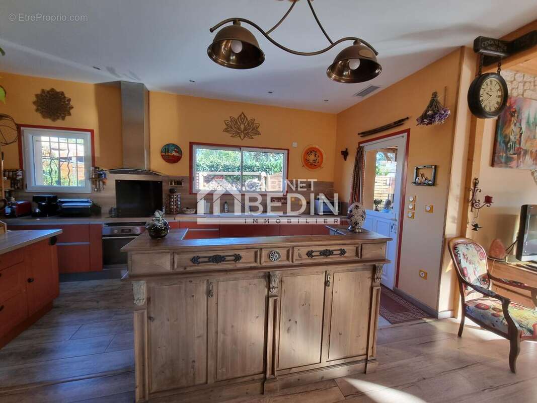 Maison à SAINT-SEURIN-SUR-L&#039;ISLE