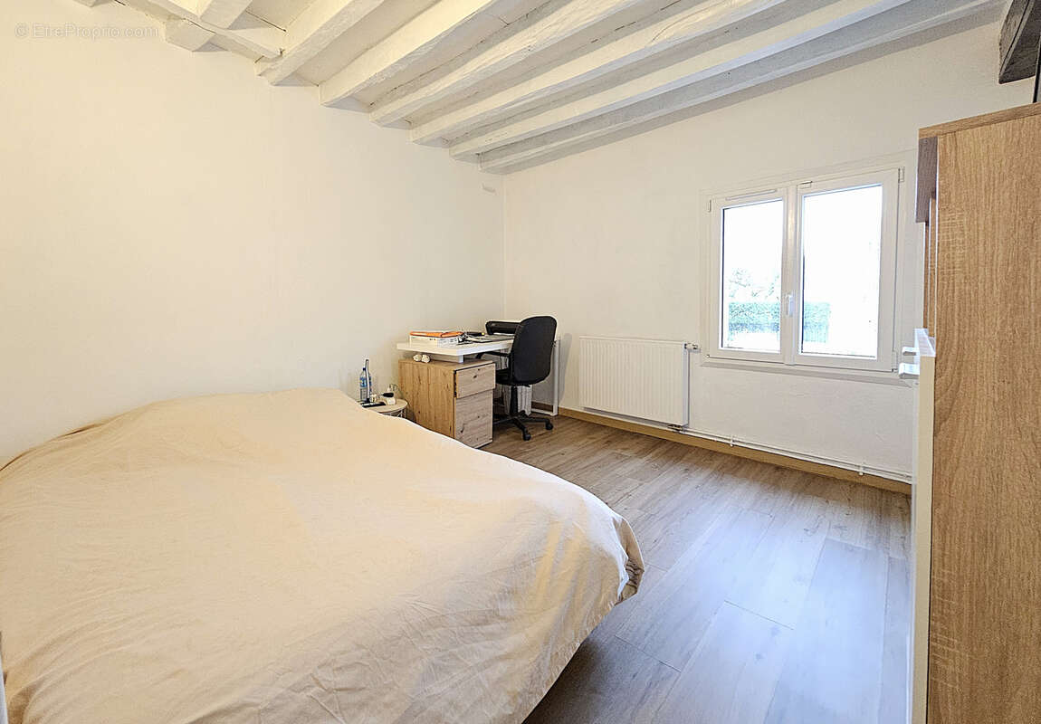 Maison à CRECY-LA-CHAPELLE