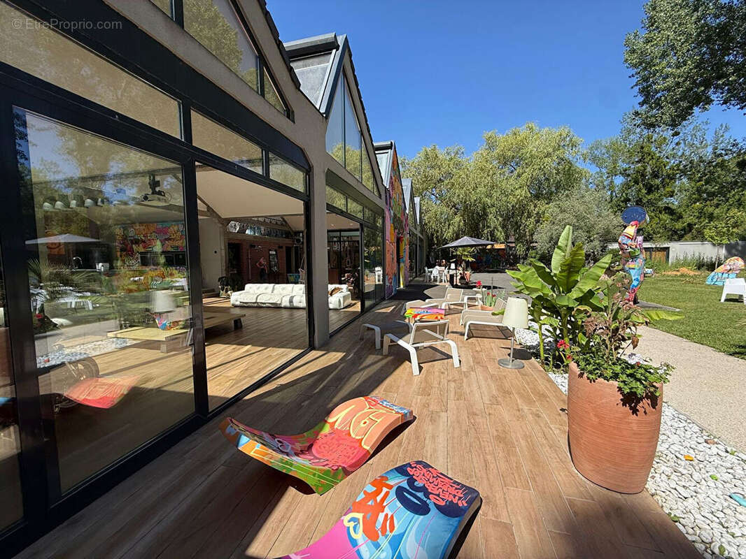 Une propriété d'exception aux portes de Paris / Domaine de prestige d'environ 960 m² - photo 4