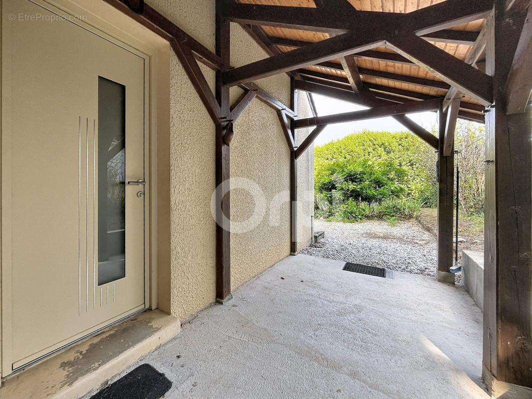 Maison familiale de plain-pied – 4 chambres avec beau potentiel - photo 3