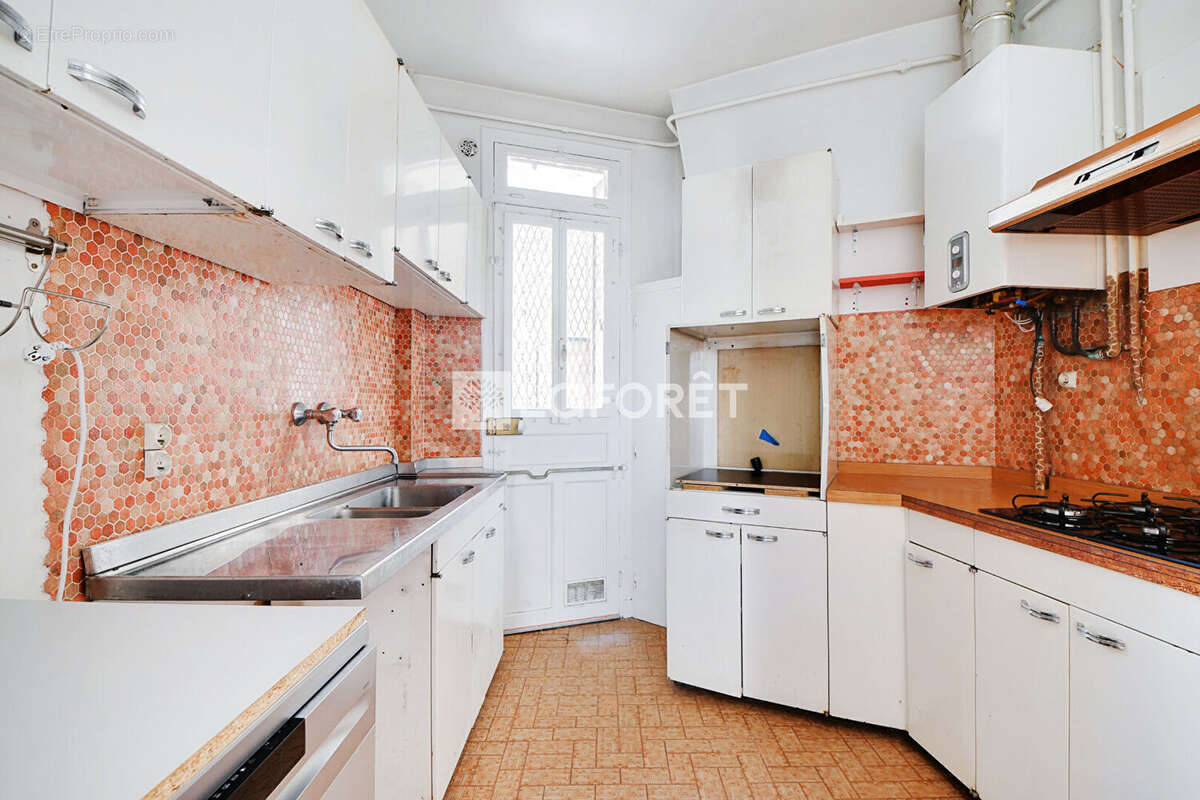Appartement à PARIS-18E