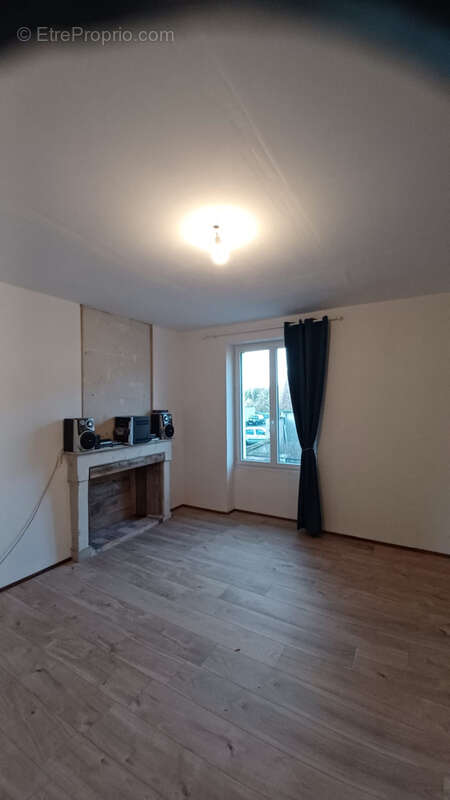 Maison à NOUANS-LES-FONTAINES