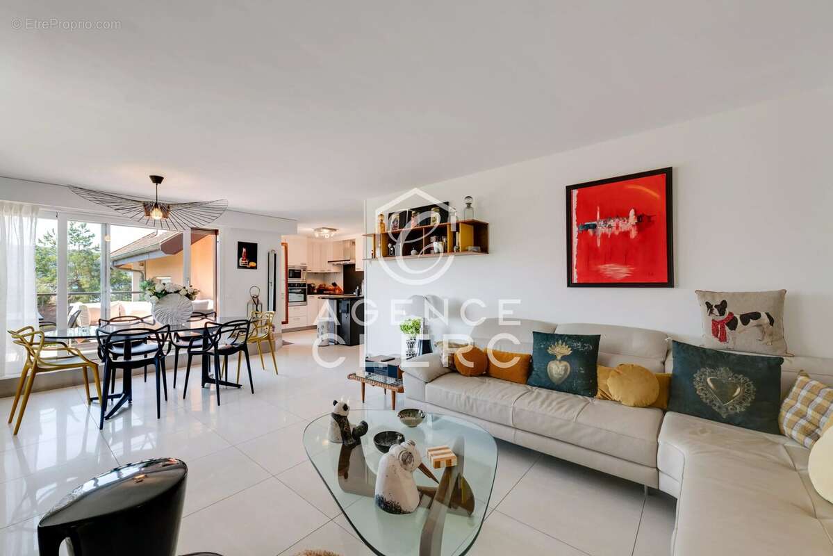 Appartement à VEYRIER-DU-LAC