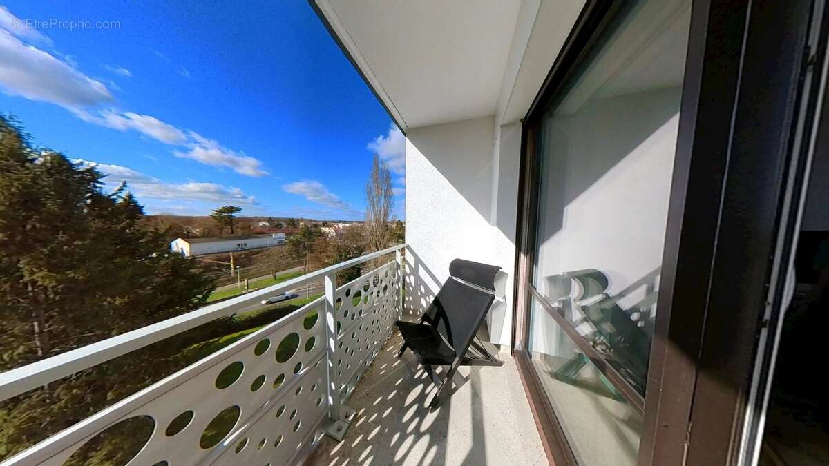 Appartement à COMBS-LA-VILLE