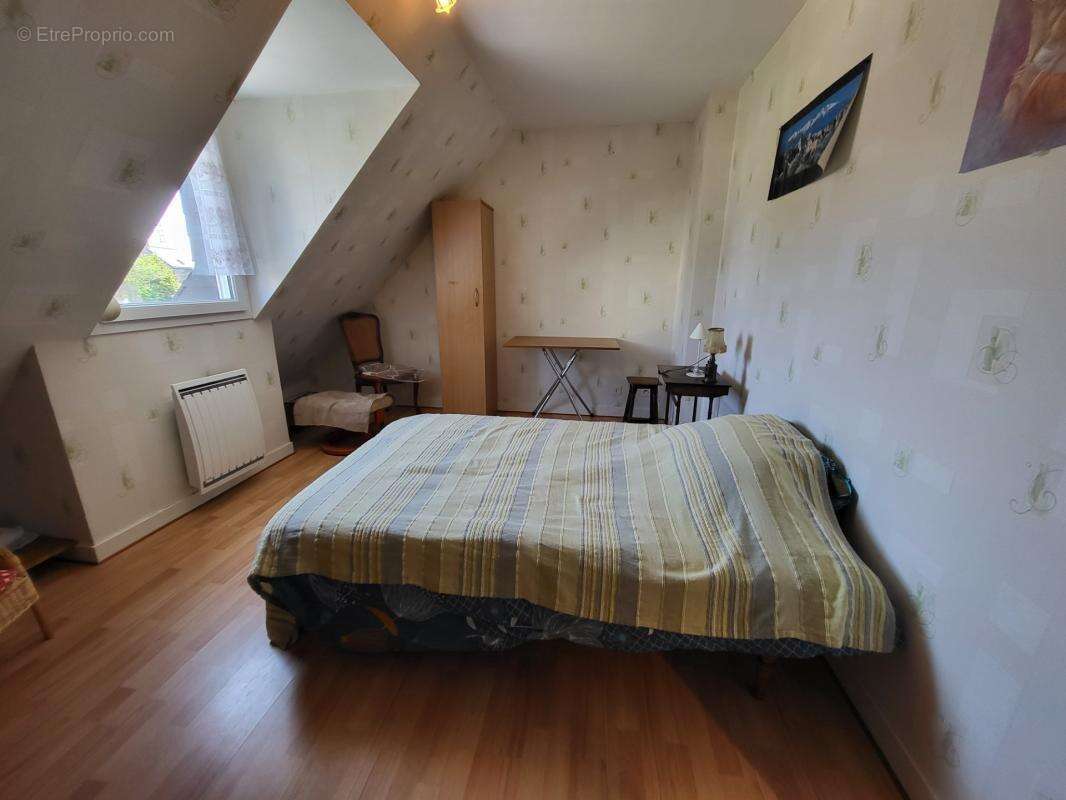 Maison de 101.52 m² plus une véranda de 14.50m² sur jardin clos de 552 m², 4 chambres. plages et commerces à pied - photo 11