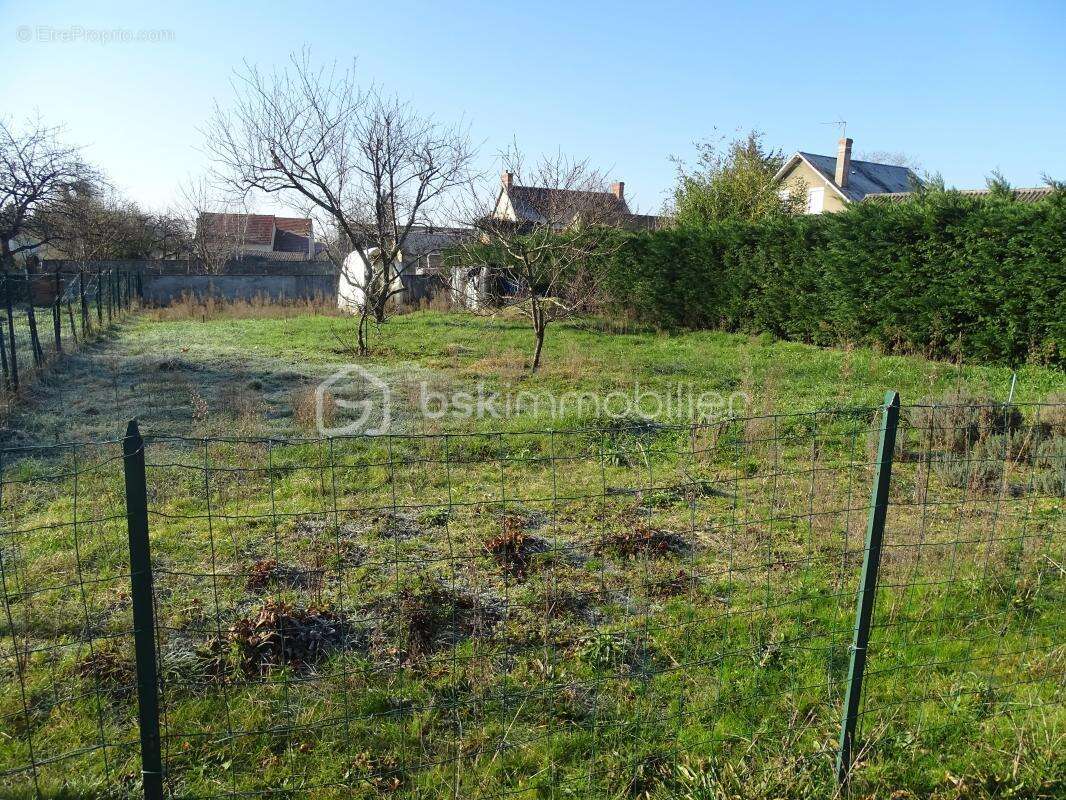 Appartement à COULLONS