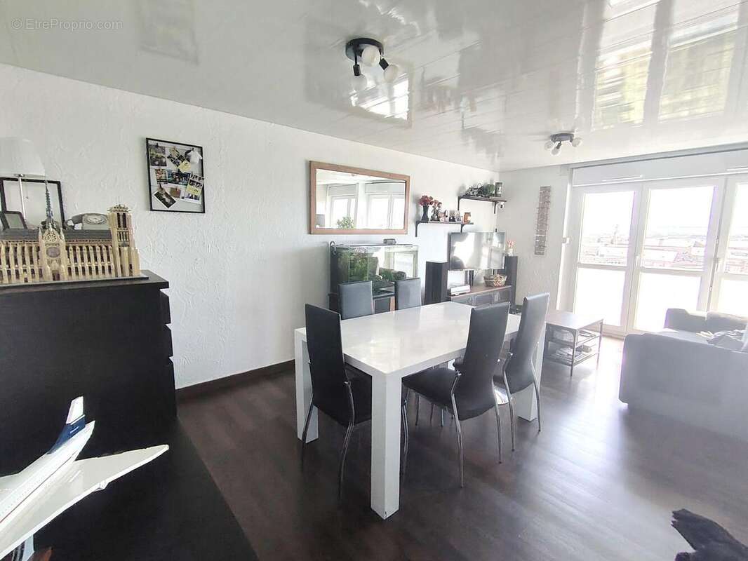 Photo 2 - Appartement à TROYES