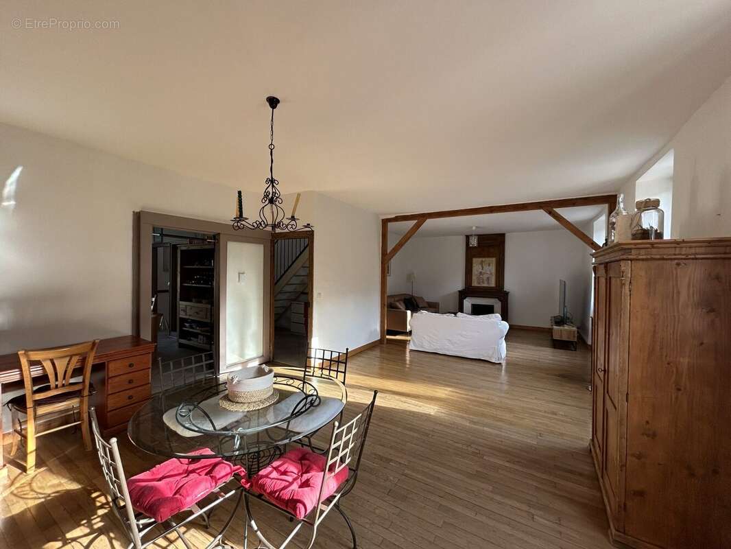 Maison à SAINT-JULIEN-EN-SAINT-ALBAN