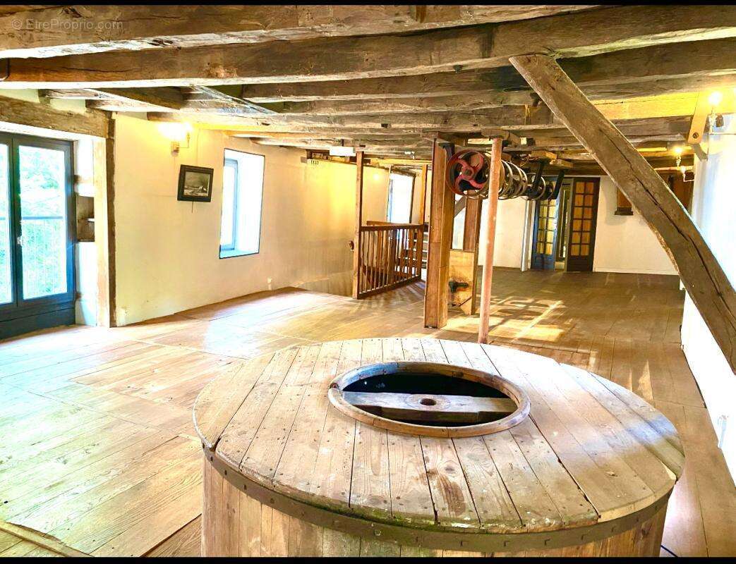 Maison à SAINT-LEONARD-DE-NOBLAT