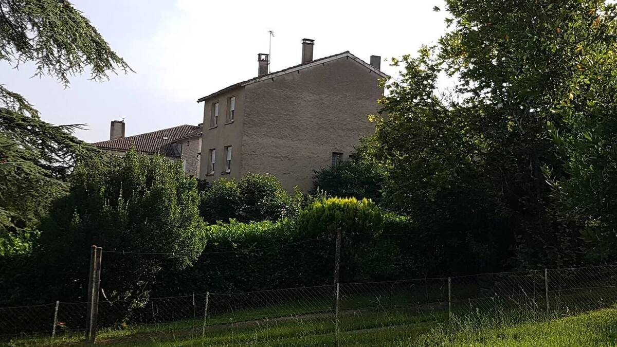 Maison à CASTELNAU-MONTRATIER