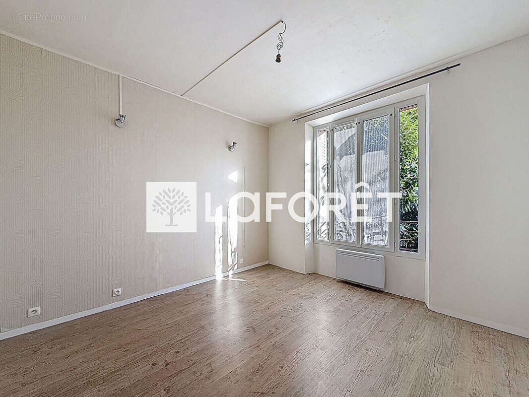 Appartement à MOISSY-CRAMAYEL