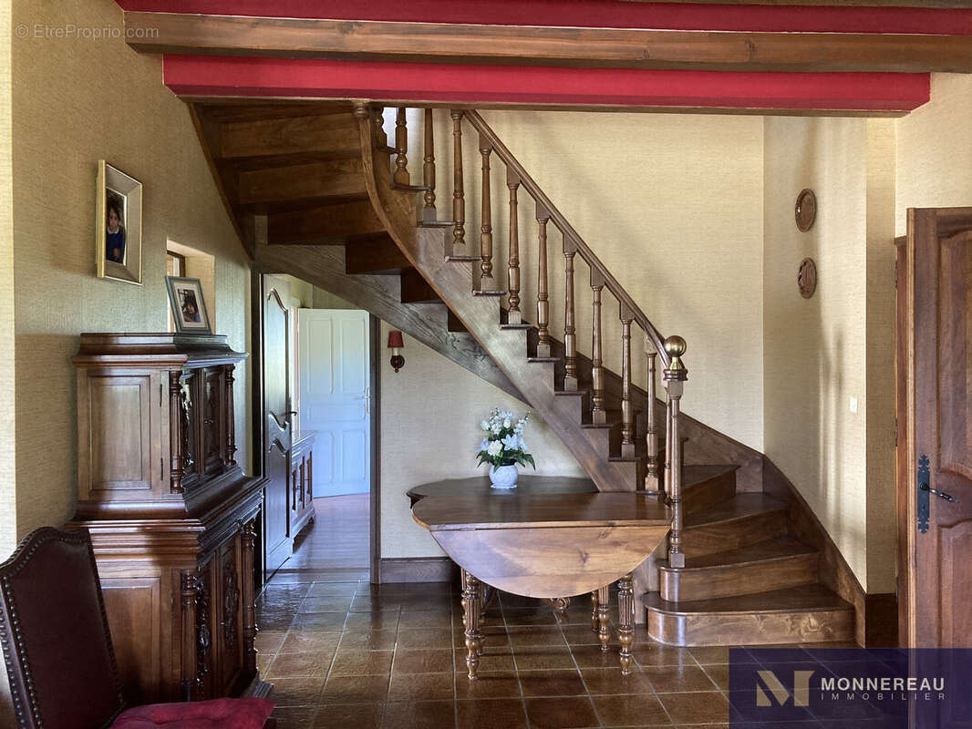 Maison à ROULLET-SAINT-ESTEPHE