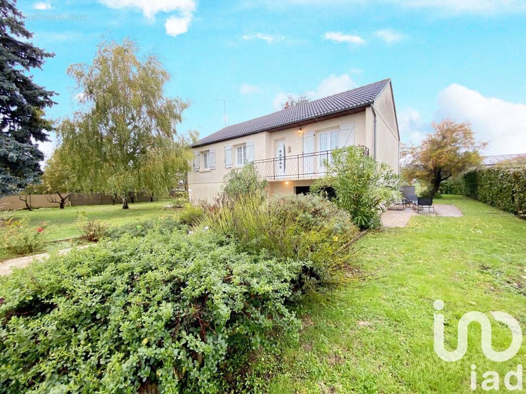 Photo 1 - Maison à SAINT-FLOVIER